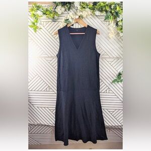 COS Dress Dark Navy Blue Midi V Neck Minimalist Lagenlook
Size Medium